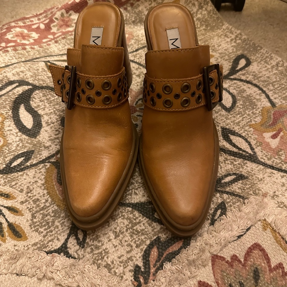 Women mule